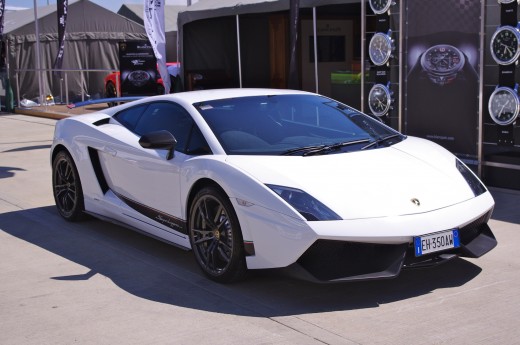 Giro da copilota su una Lamborghini LP570 & soggiorno 2 notti