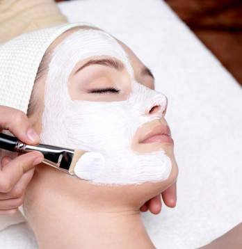 Benessere viso con trattamento di 20min e degustazione infusi & soggiorno 2 notti