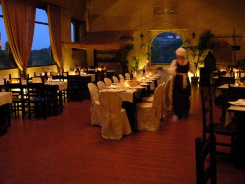 Banchetto Medievale in Castello a Piacenza – Cena in Costume d’Epoca con Animazione