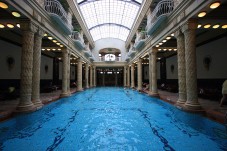 Weekend a Budapest con Hotel e Terme per 2 Persone