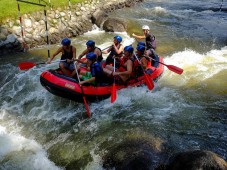 Lezione e discesa di rafting