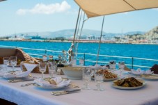 Fuga al Mare: Passione e Avventura in Riviera