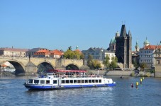 ddio al Celibato a Praga | Crociera Sexy con Strip & Open Bar